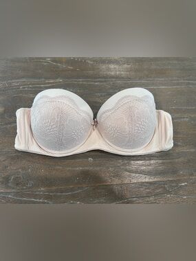 Triumph Heavily Padded Strapless Lace Bra — size small